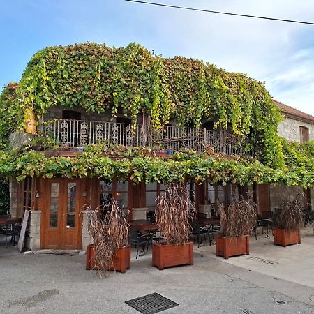 Ras Trebinje Stari Grad Bed & Breakfast Екстериор снимка