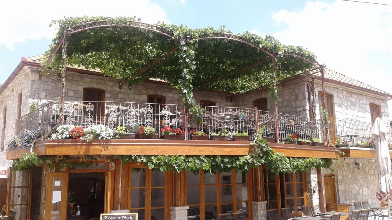 Ras Trebinje Stari Grad Bed & Breakfast Екстериор снимка