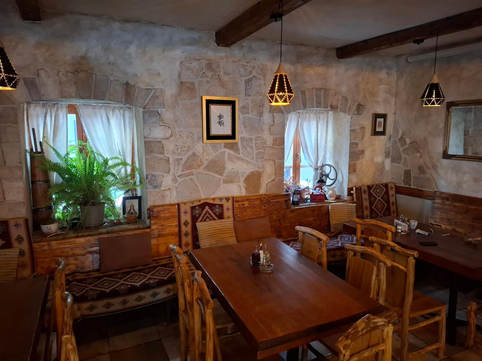 Ras Trebinje Stari Grad Bed & Breakfast Екстериор снимка